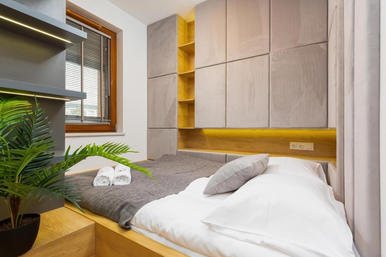 Apartment City Center Grzybowska By Renters Prestige Warschau Exterior foto