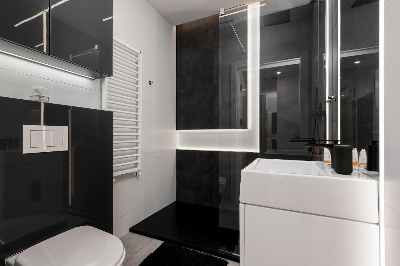 Apartment City Center Grzybowska By Renters Prestige Warschau Exterior foto