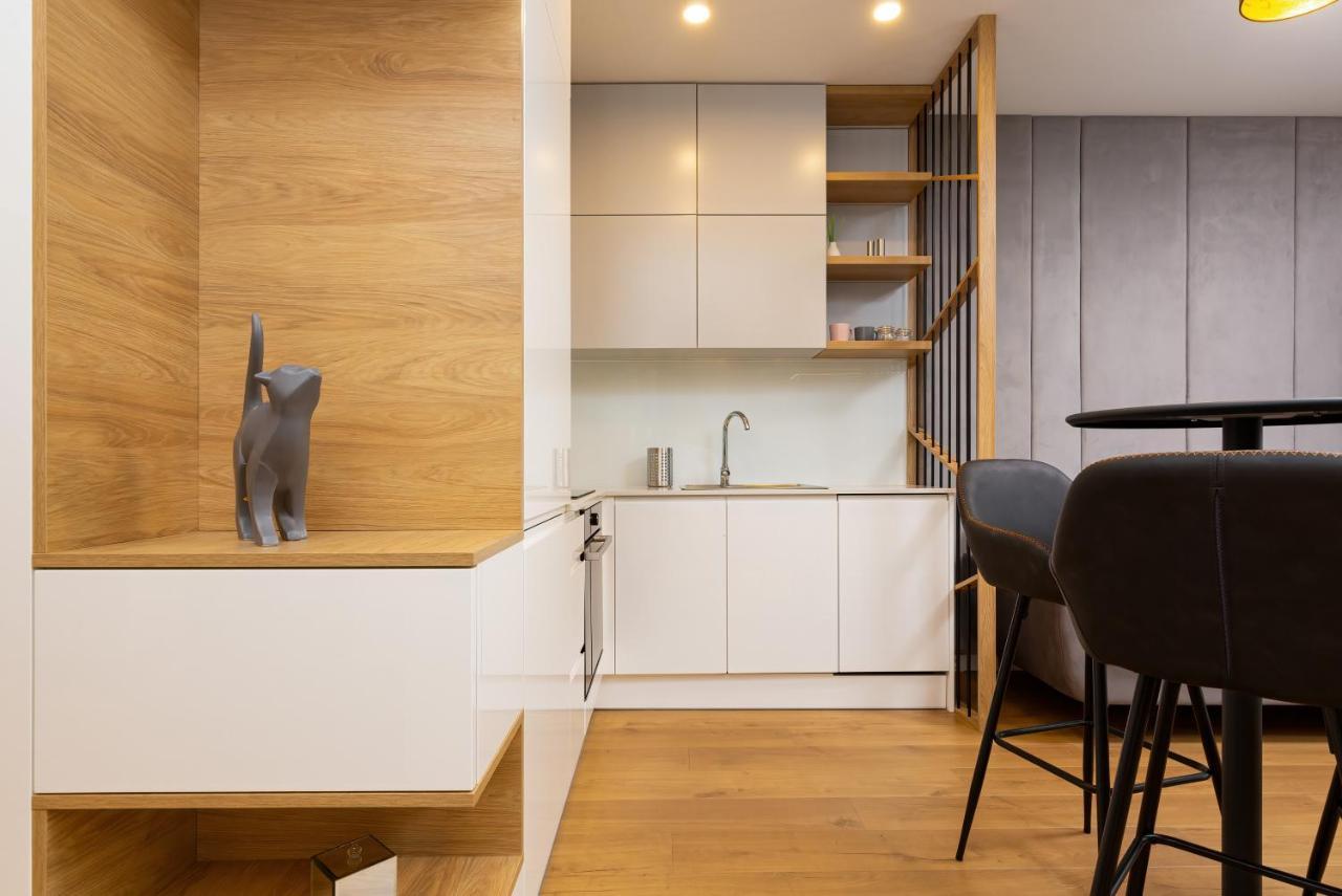 Apartment City Center Grzybowska By Renters Prestige Warschau Exterior foto